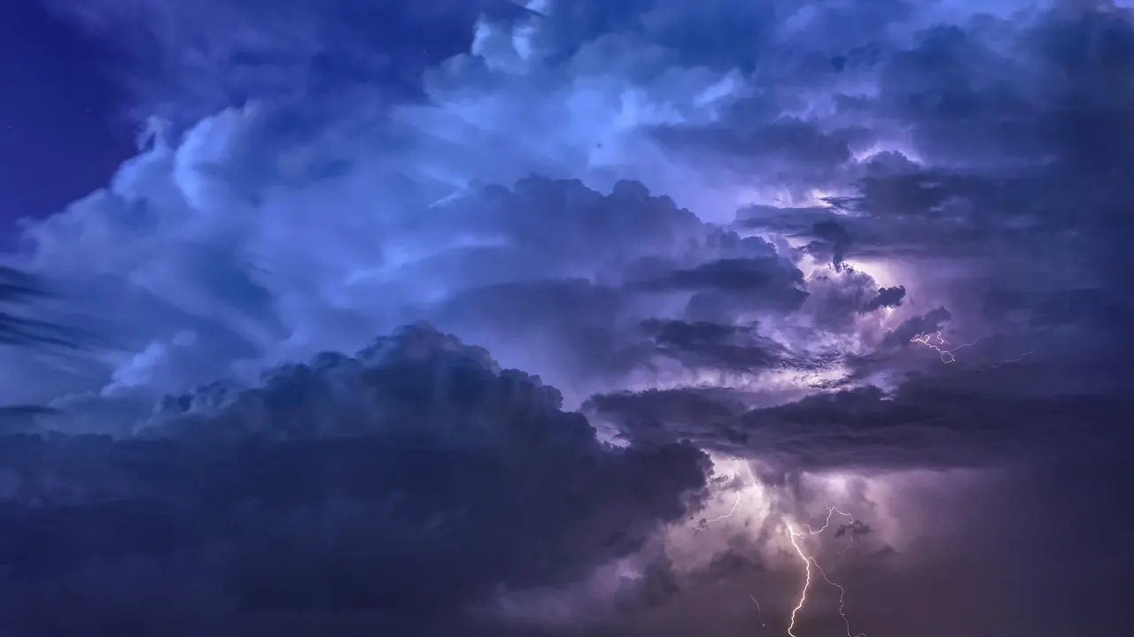Stock photo: dark rain clouds gathering in sky