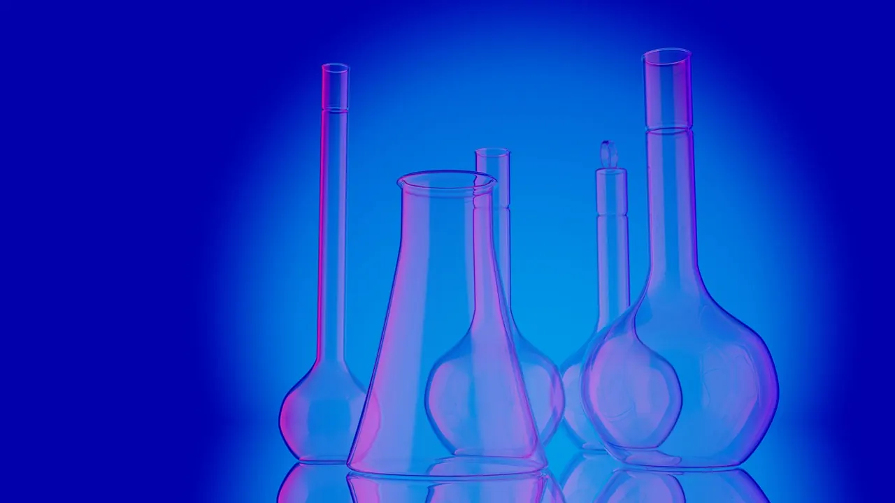 Foto de archivo: laboratory glassware