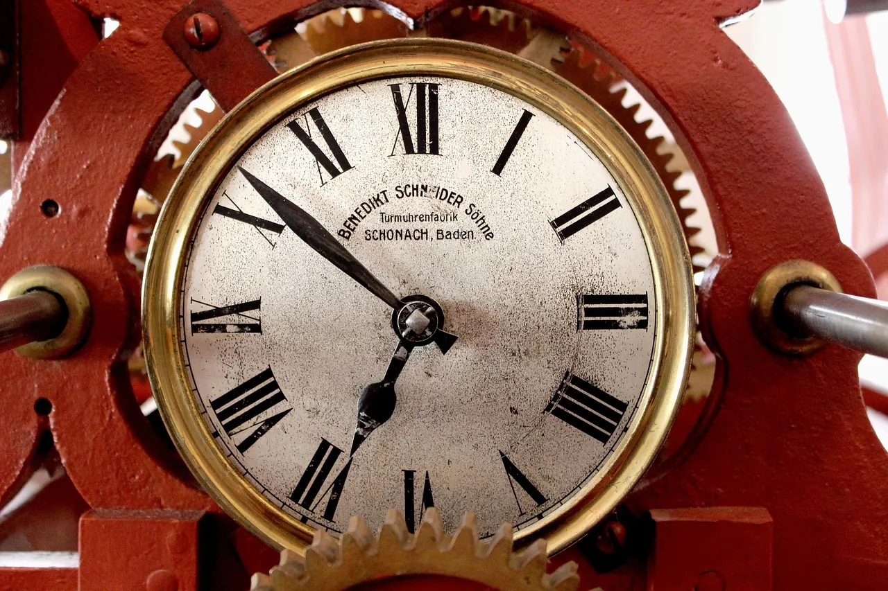 Foto de archivo: esfera de un reloj antiguo