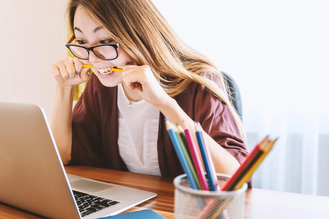 Stock photo: laptop on desk