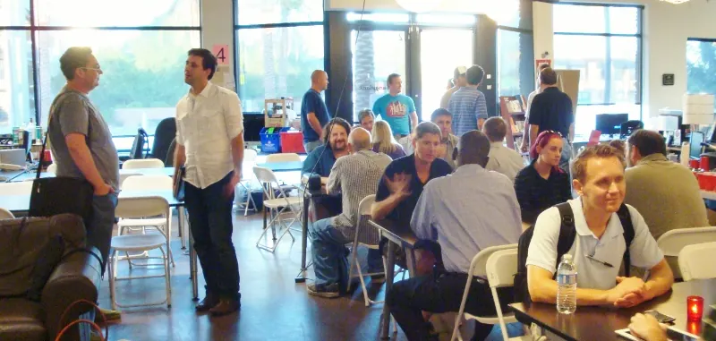 Fotografie de arhivă: Participanți la o sesiune de speed dating