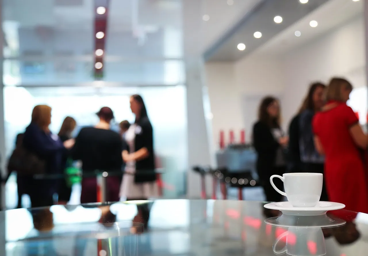 Fotografie de arhivă: pauză de cafea la o conferință